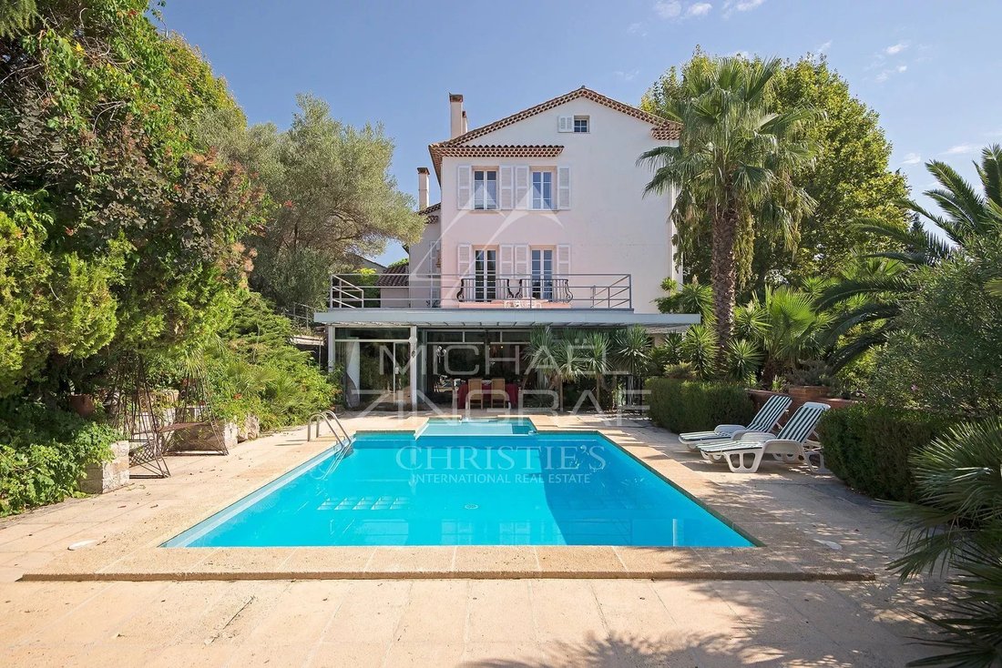 Country House in Cuers, Provence-Alpes-Côte d'Azur, France 4 - 18863168