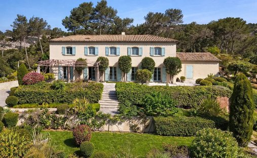 Estate in Le Tholonet, Provence-Alpes-Côte d'Azur, France 1