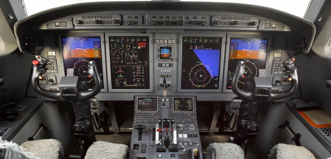 Light Jet in Ahmedabad, India 2 - 18868180