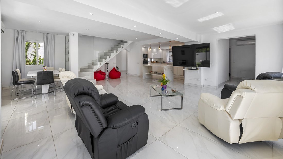 Villa in Marbella, Andalusia, Spain 4 - 18645913