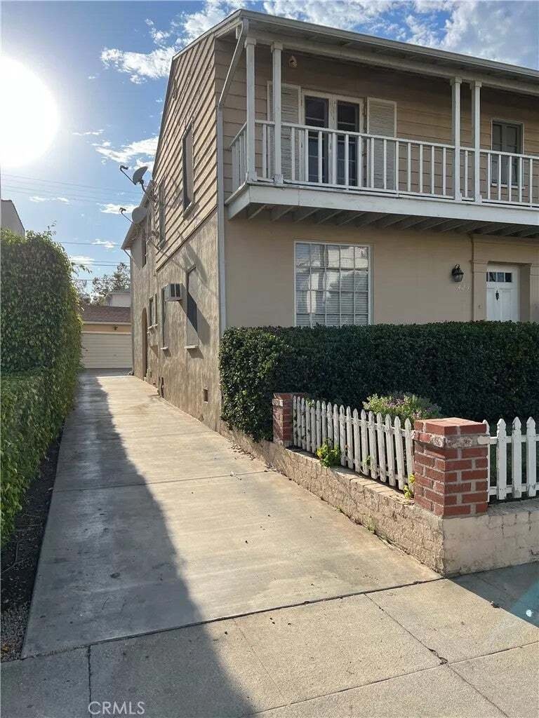 Beverly Hills, California, United States 3 - 18866673
