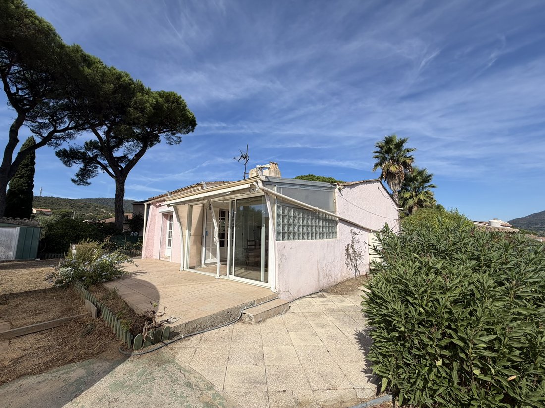 Haus in Ville-Les Saquedes-Le Bouillonnet, Sainte-Maxime, Frankreich 1 - 18867125