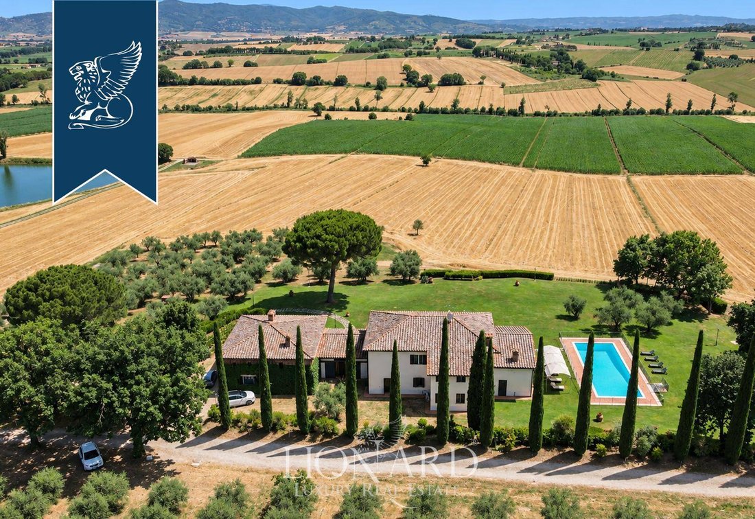 Villa in Castiglione del Lago, Umbria, Italy 4 - 18867600
