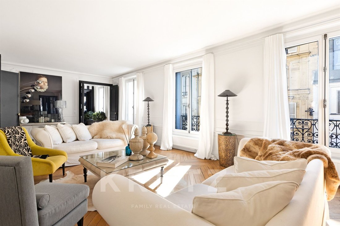 Apartment in Clichy-Trinité, Paris 9e Arrondissement, Paris 4 - 18868119