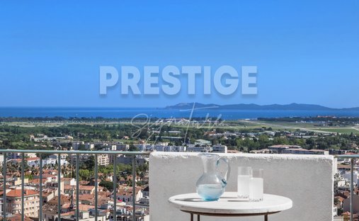 House in Hyeres, Provence-Alpes-Côte d'Azur, France 1