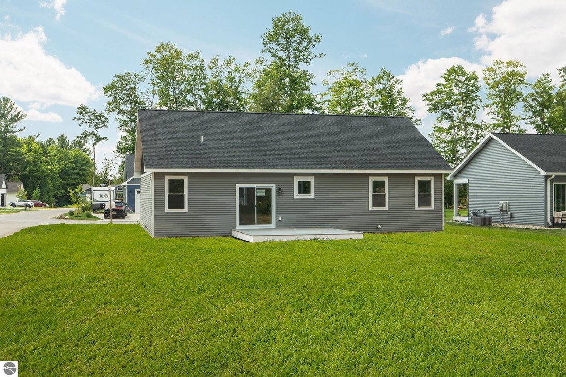 House in Grawn, Michigan, United States 3 - 18865887