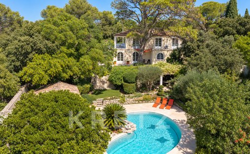House in Camplanier, Nimes, France 1