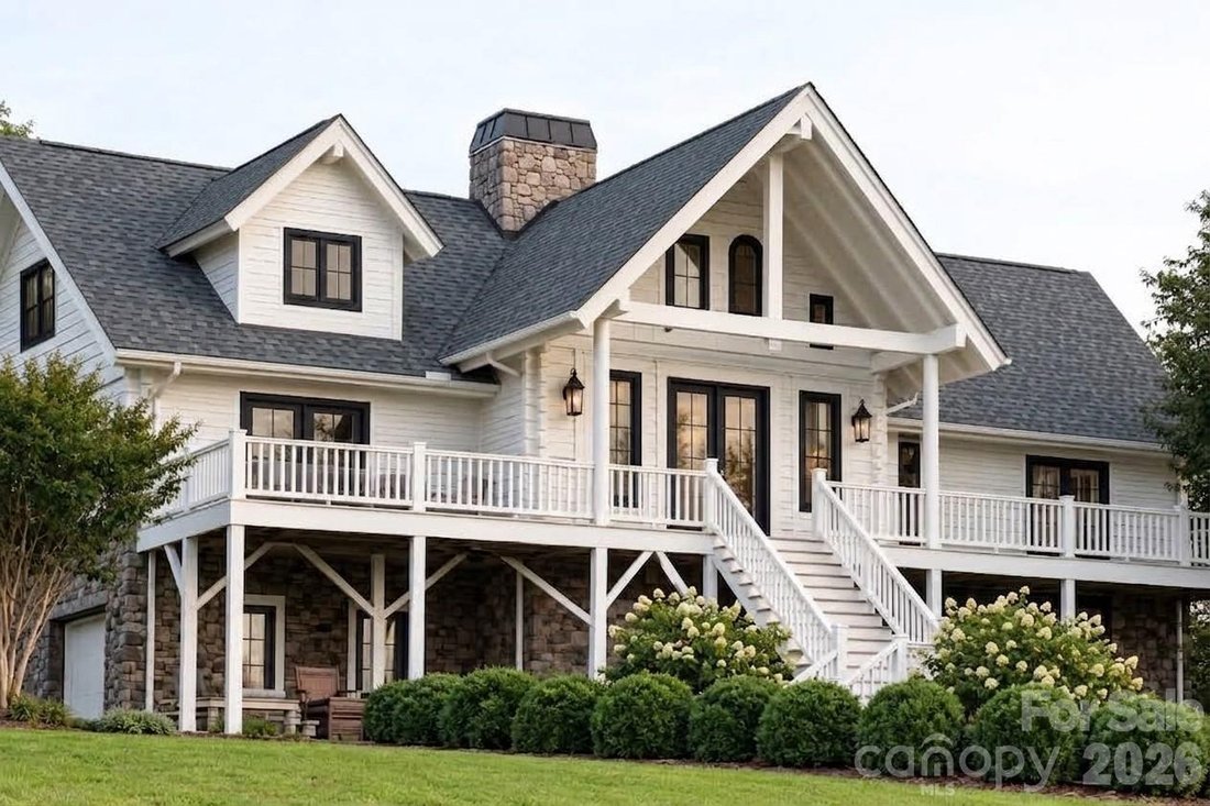 Casa en Hendersonville, Carolina del Norte, Estados Unidos 2 - 17859920