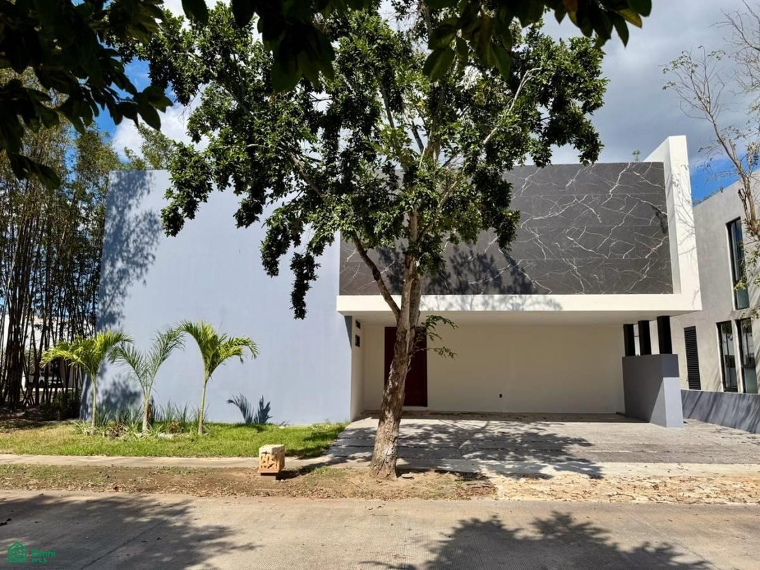 House in Yucatán Country Club, Yucatan, Mexico 2 - 18046737
