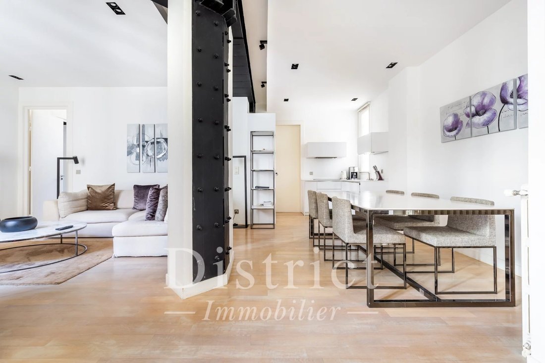 Apartment in Triangle d'Or, Paris 8e Arrondissement, Paris 3 - 18863358