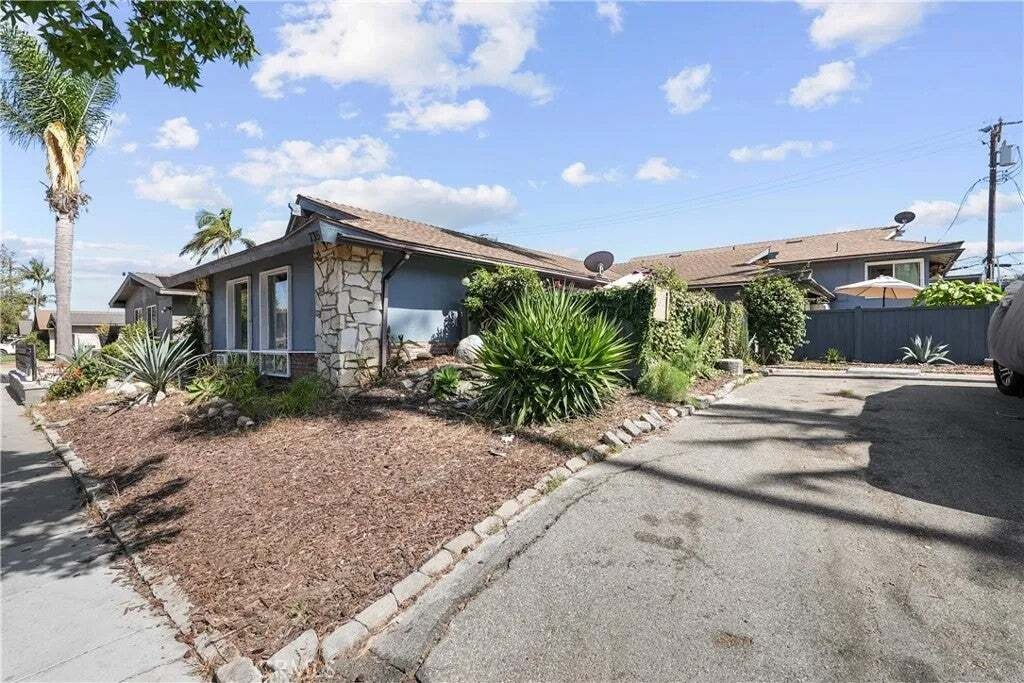Andere in Costa Mesa, Kalifornien, Vereinigte Staaten 1 - 18866655