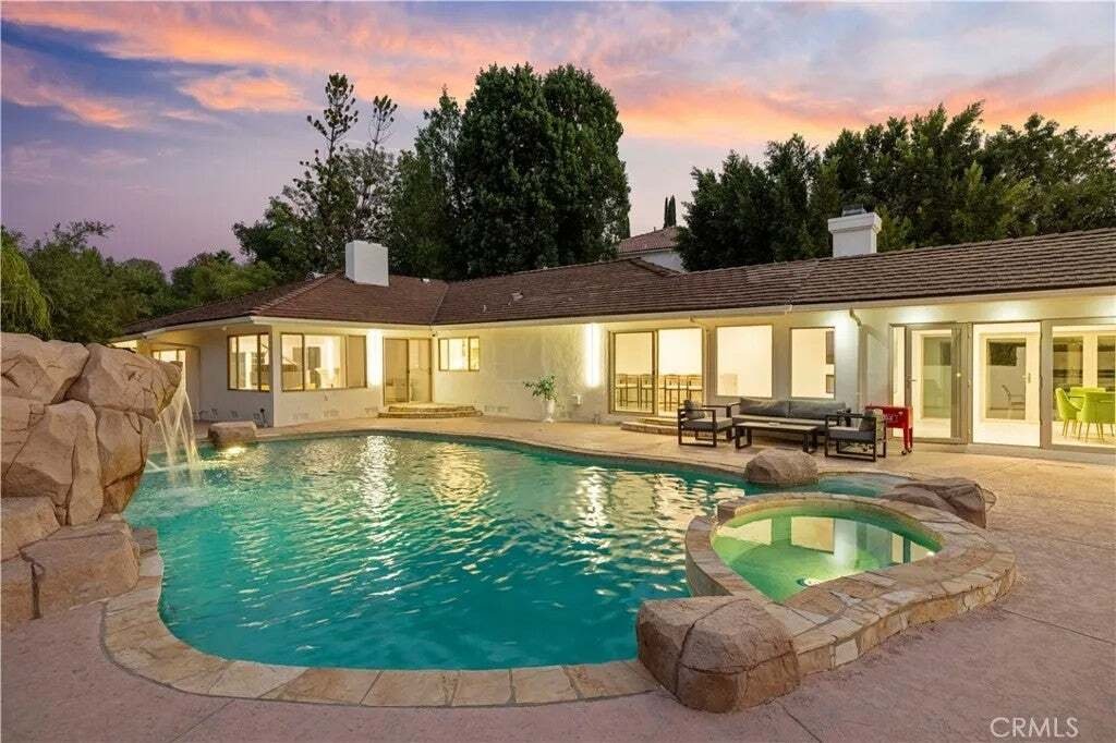 Condo in Los Angeles, California, United States 1 - 18577229