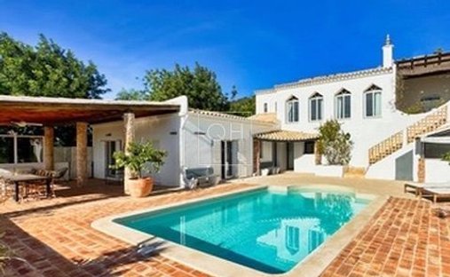 Villa in Faro (Se e Sao Pedro), Algarve, Portugal 1