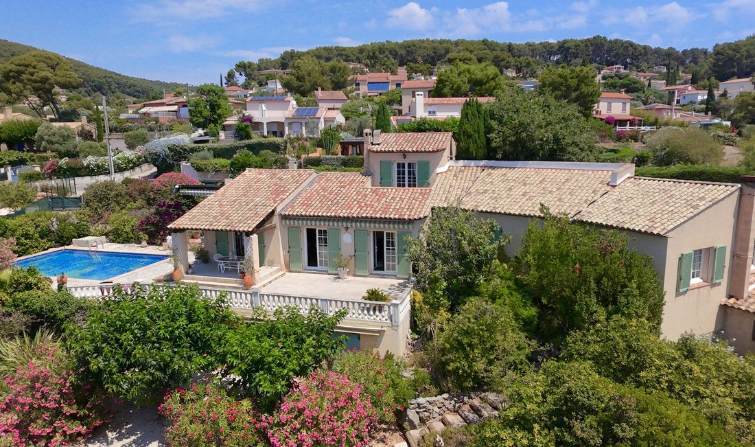 Haus in Centre Ville, Carqueiranne, Frankreich 1 - 18863899