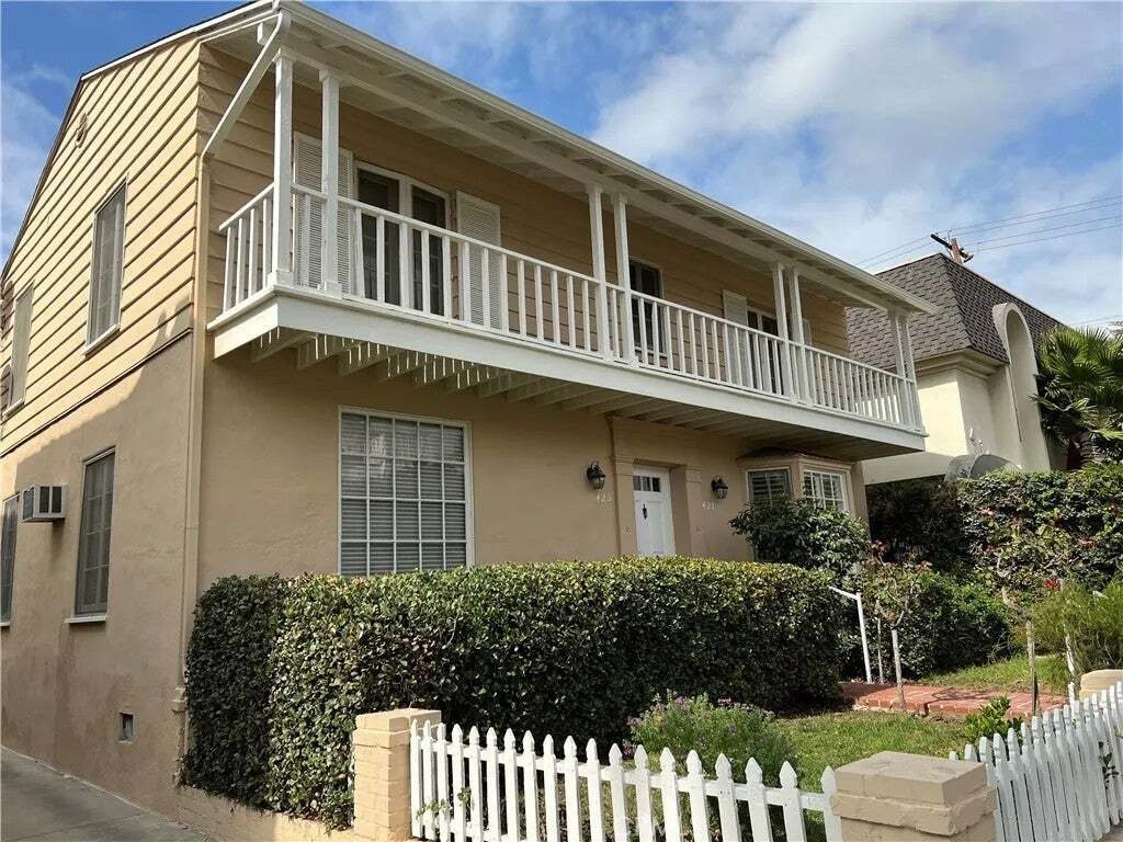 Beverly Hills, California, United States 2 - 18866673