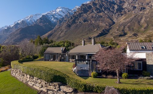 House in Queenstown, Otago, New Zealand 1