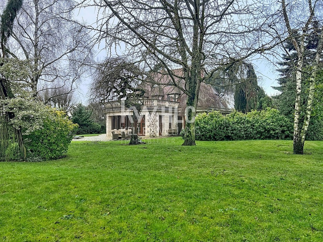 Villa in Livilliers, Ile-de-France, France 1 - 18868512