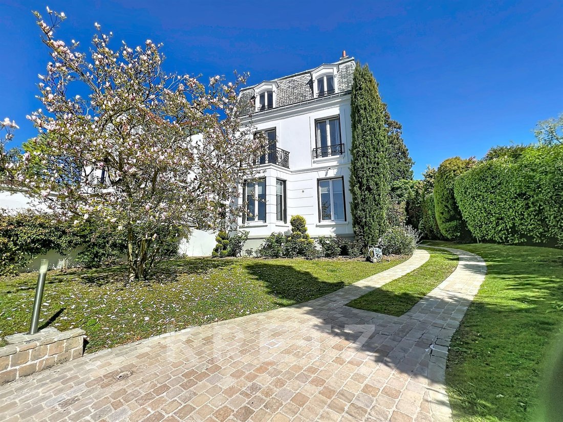 House in Saint-Cloud, Ile-de-France, France 2 - 18868116