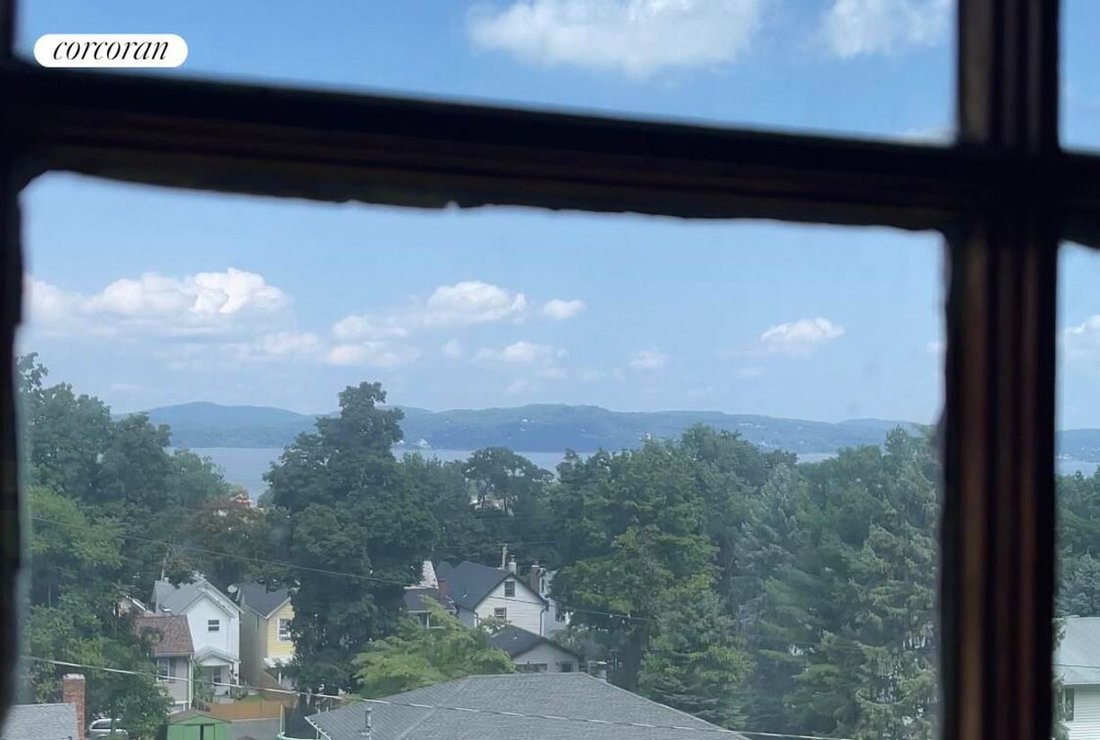 West Haverstraw, New York, United States 3 - 18429425
