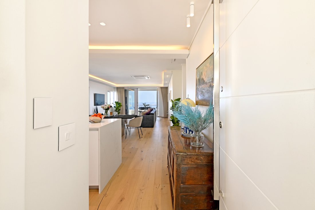 Apartment in Sea Point, Atlantic Seaboard, Cape Town 2 - 18868219