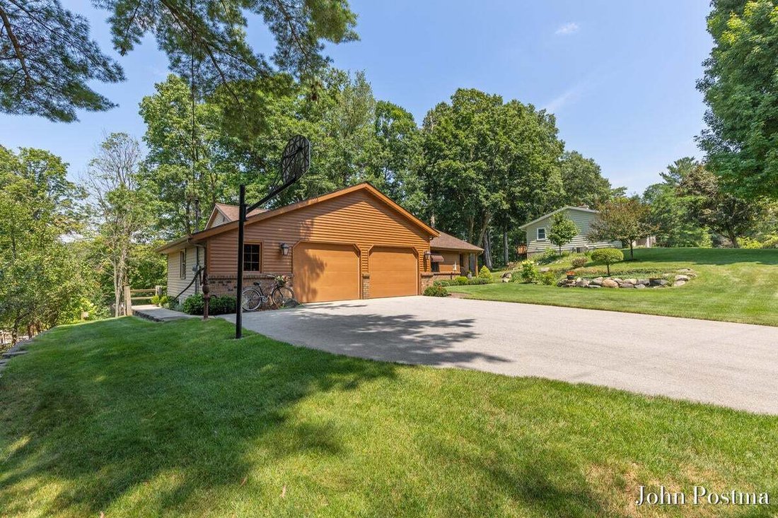 House in Alto, Michigan, United States 3 - 18865649