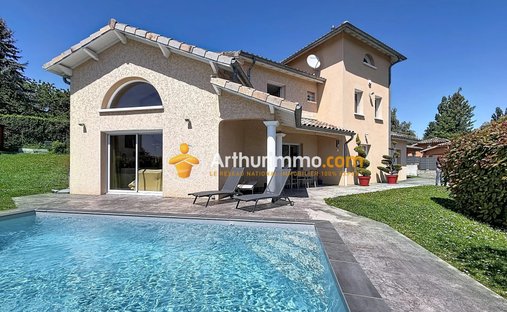 House in Ruy-Montceau, Auvergne-Rhône-Alpes, France 1
