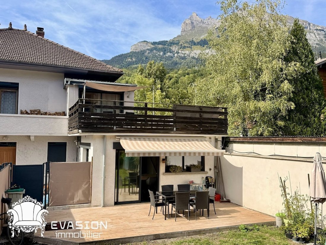 Casa a Saint-Gervais-les-Bains, Auvergne-Rodano-Alpi, Francia 1 - 18868377