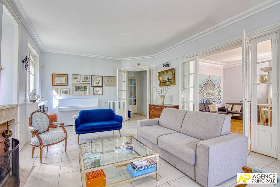 Apartment in Domaine National du Château, Versailles, France 3 - 18863864