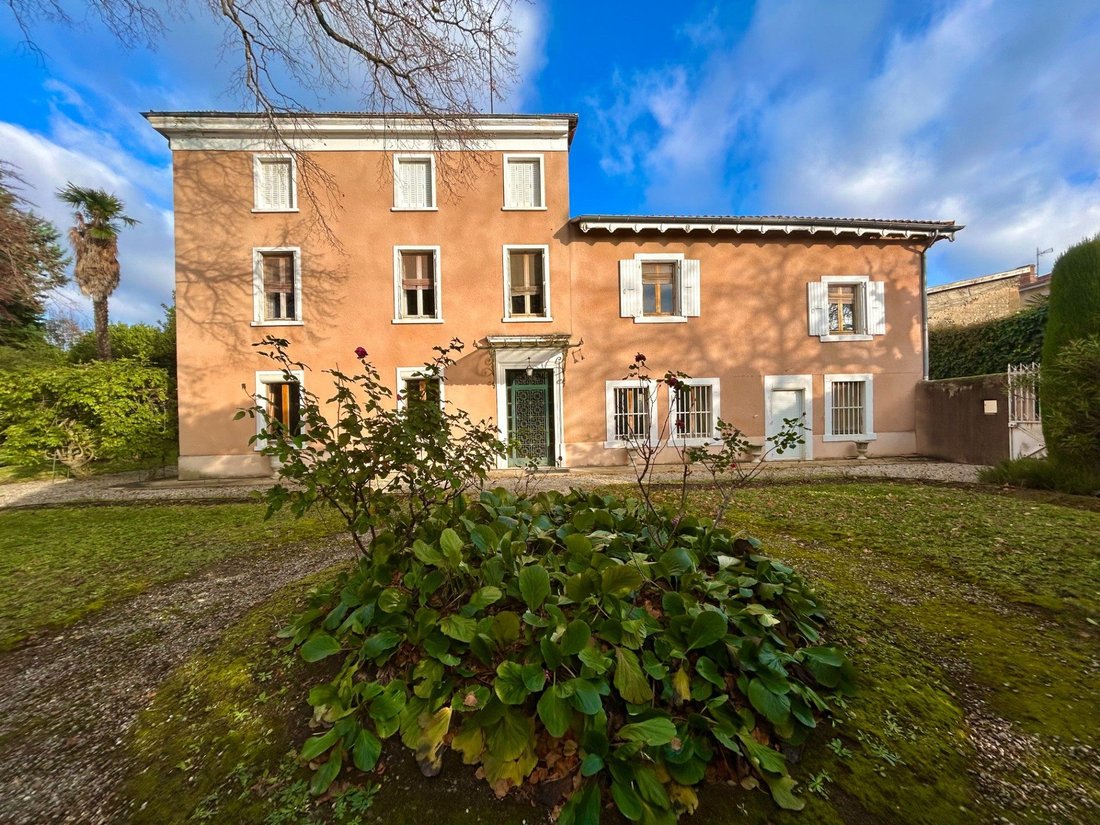 House in Chanos-Curson, Auvergne-Rhône-Alpes, France 1 - 18389914