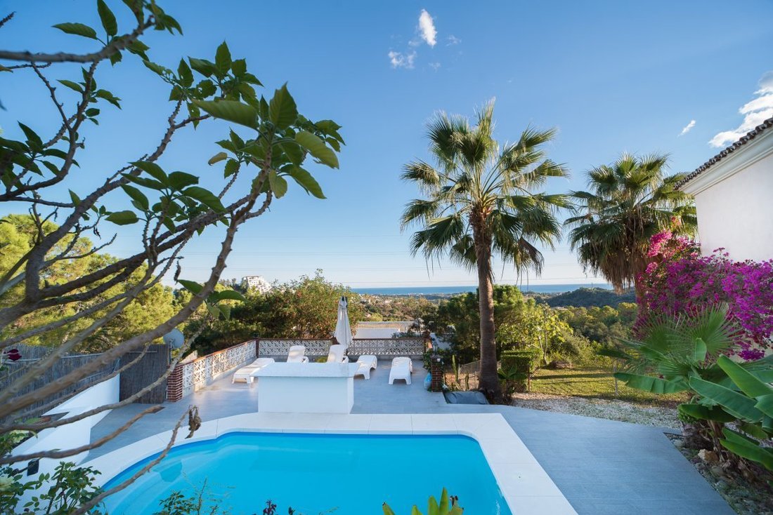 Villa a Estepona, Andalusia, Spagna 1 - 18868198