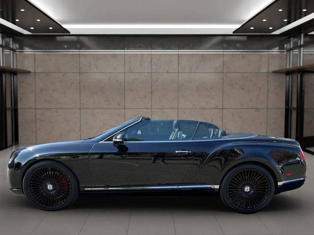 Cabriolet in Union City, NJ, United States 2 - 17860087