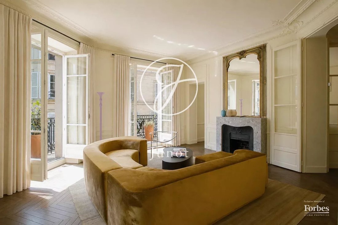 Apartment in Porte Saint Denis-Paradis, Paris 10e Arrondissement, Paris 3 - 18863382