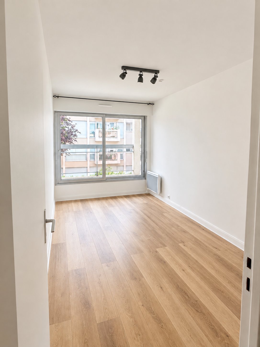 Apartment in Léon-Blum Folie-Regnault, Paris 11e Arrondissement, Paris 5 - 18864014