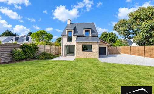 House in Arzon, Brittany, France 1