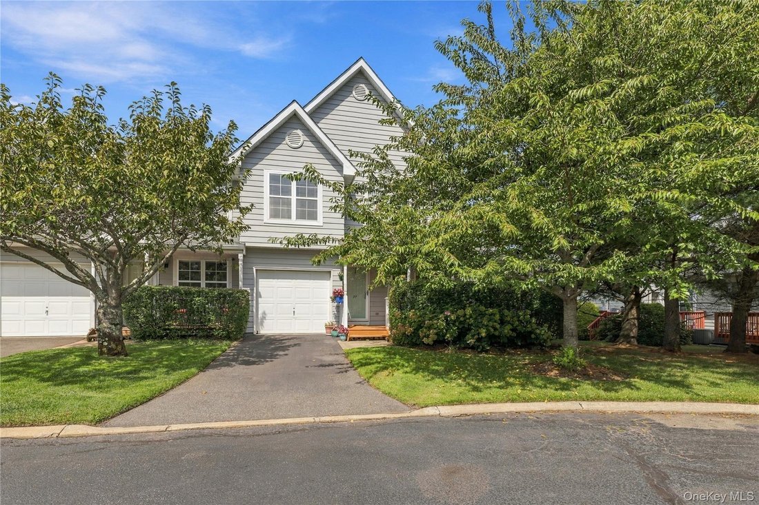 House in Central Islip, New York, United States 3 - 18863285