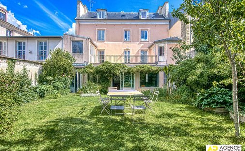 House in Domaine National du Château, Versailles, France 1