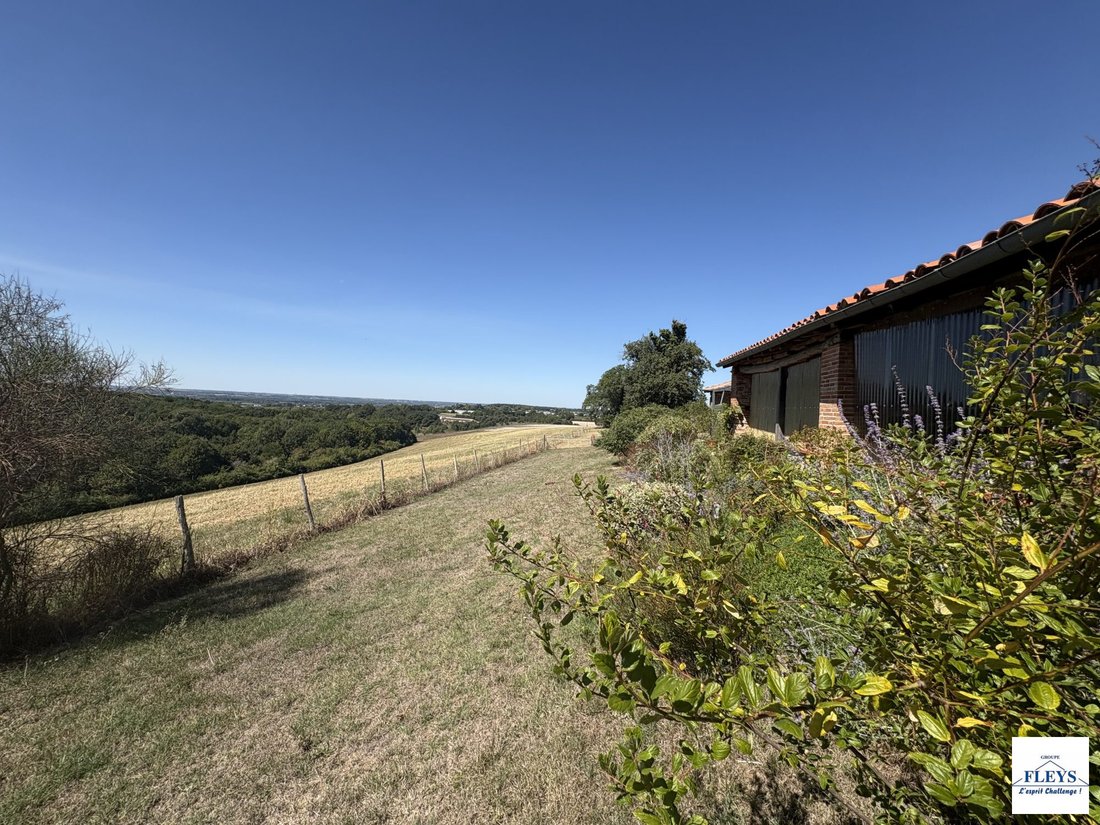 Rancho en Fronton, Occitania, Francia 2 - 18868510