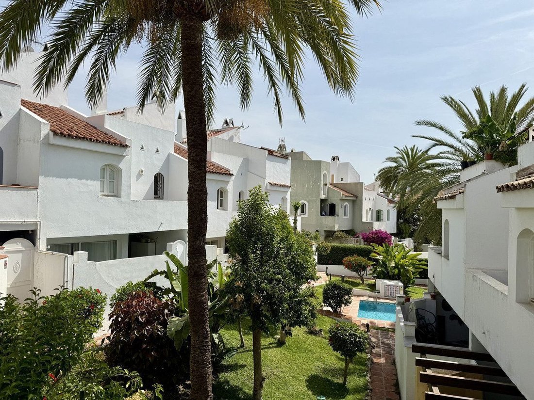 Townhouse in Nueva Andalucia, Marbella, Spain 1 - 18868242