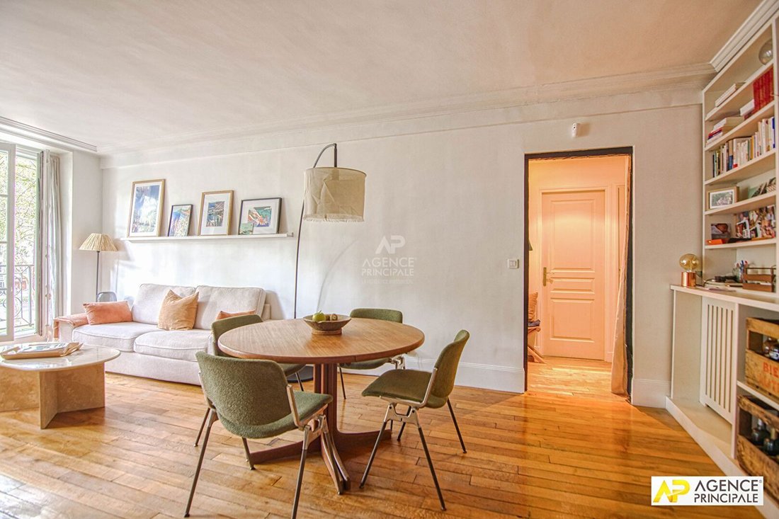 Apartment in Domaine National du Château, Versailles, France 3 - 18863854