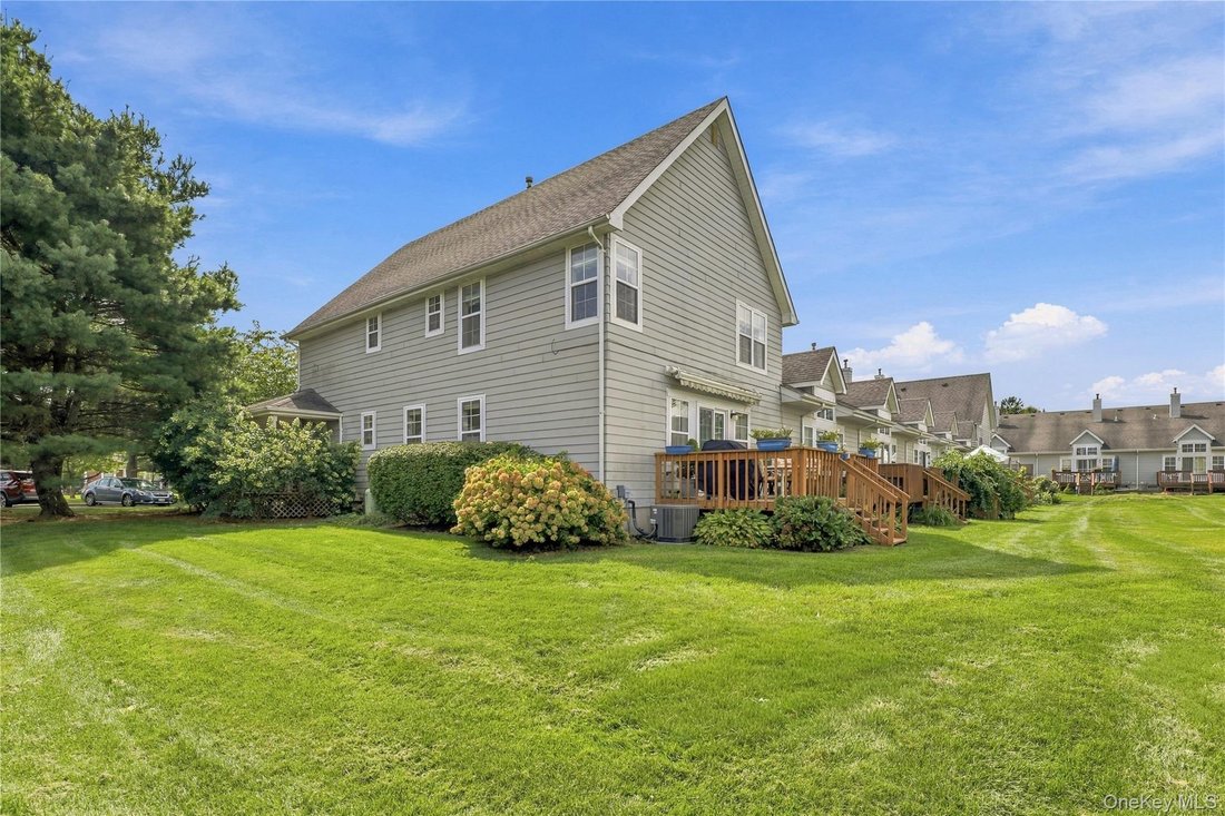 House in Central Islip, New York, United States 2 - 18863285