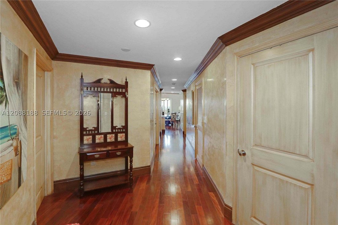 Condominio a Coral Gables, Florida, Stati Uniti 1 - 18866384
