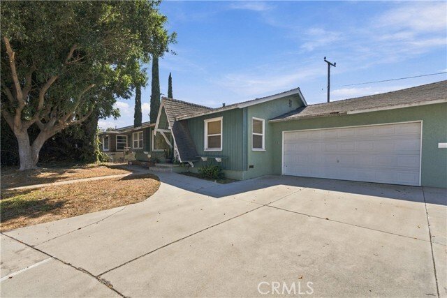 Lakewood, California, United States 5 - 18864139