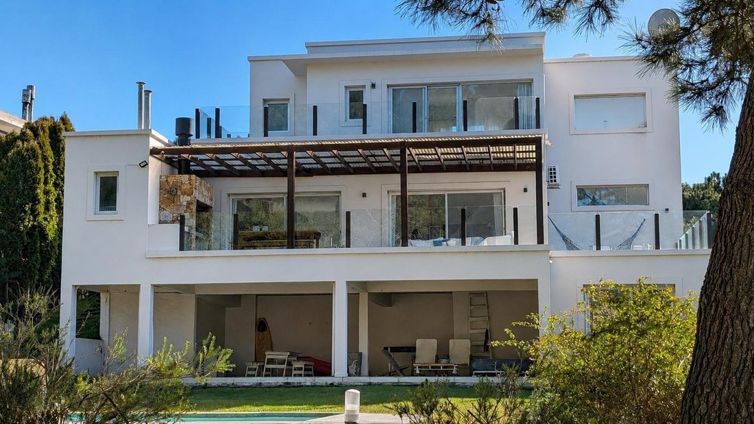 House in Pinamar, Buenos Aires Province, Argentina 1 - 18864638