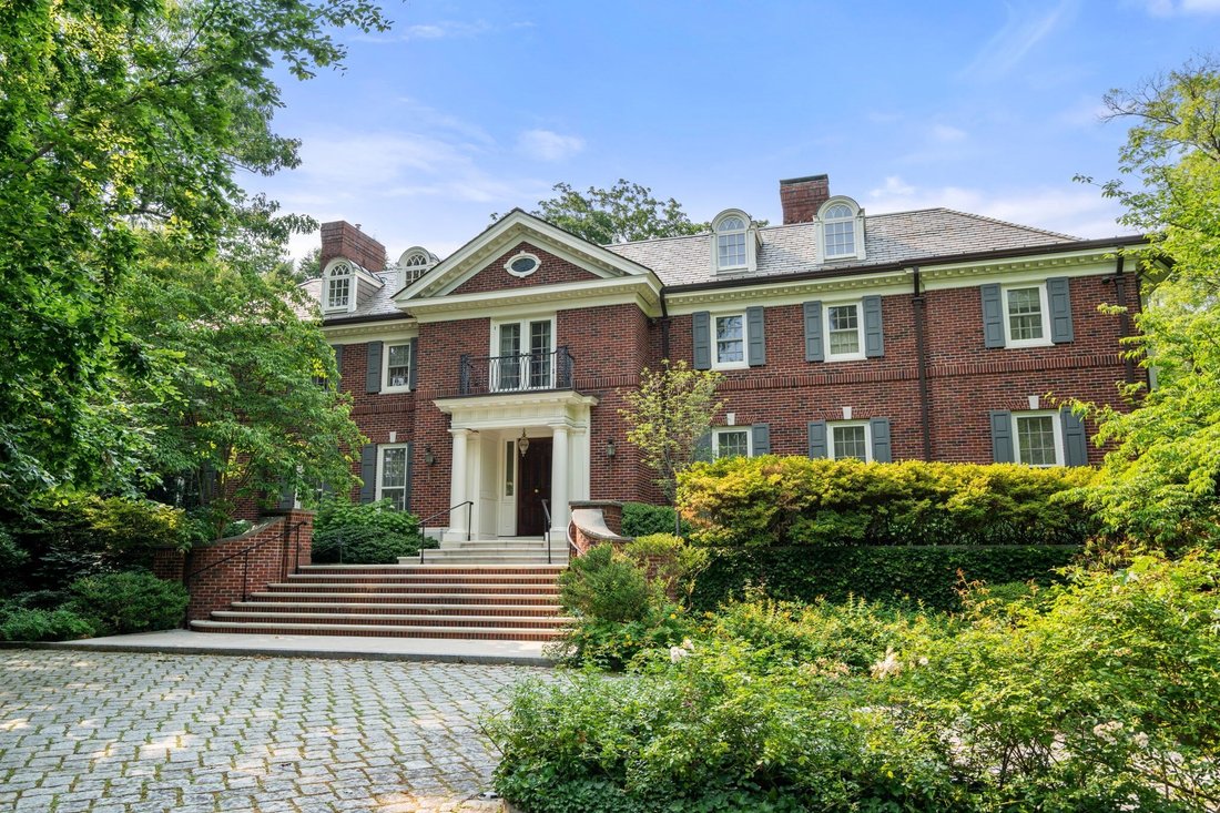 House in Brookline, Massachusetts, United States 2 - 18864702