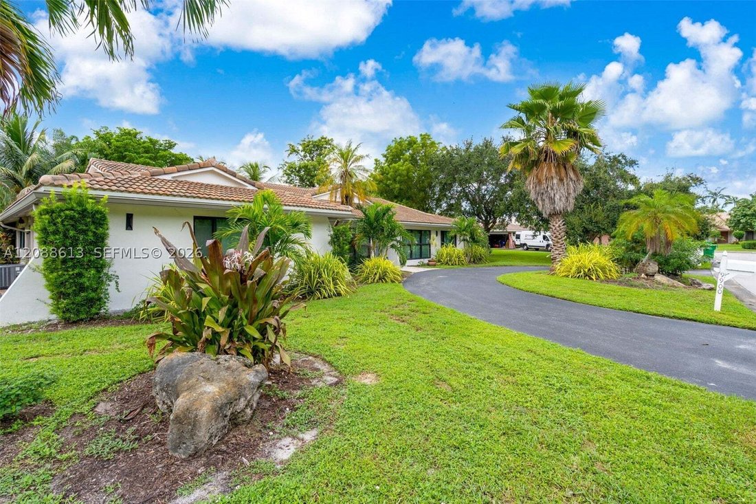House in Coral Springs, Florida, United States 3 - 18866376