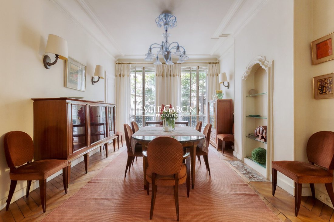 Appartamento a Saint Philippe du Roule, Paris 8e Arrondissement, Parigi 4 - 18867813