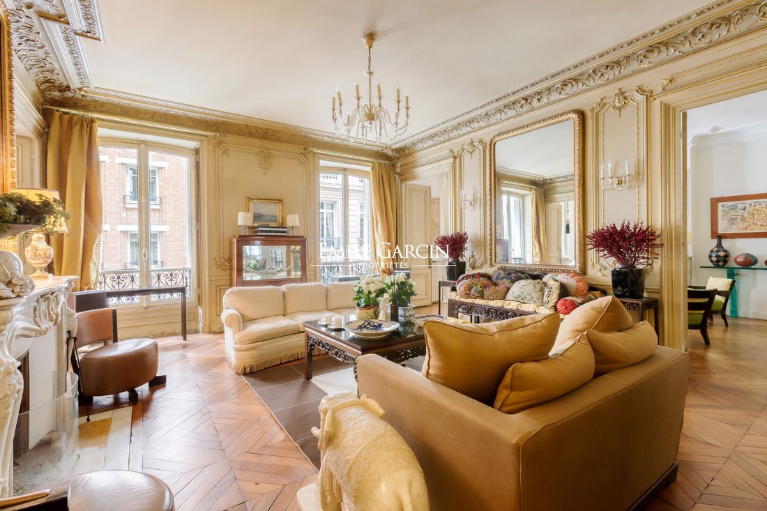 Appartamento a Saint Philippe du Roule, Paris 8e Arrondissement, Parigi 1 - 18867813