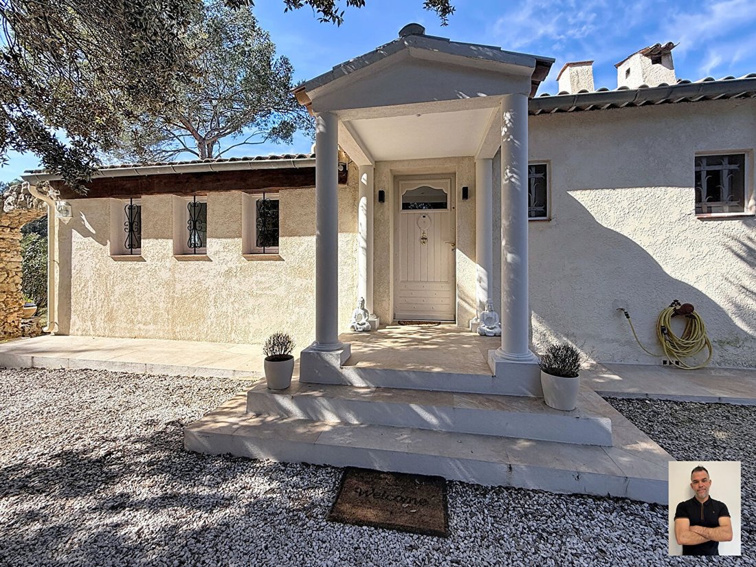 Villa in Cotignac, Provence-Alpes-Côte d'Azur, France 4 - 18864395