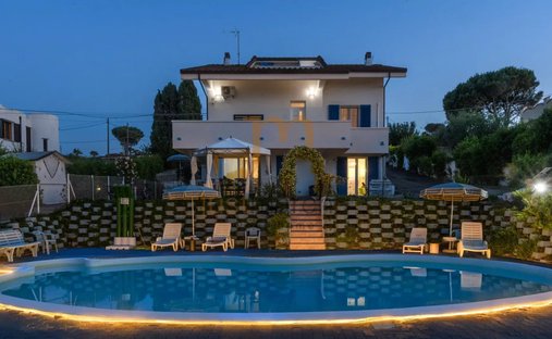 Villa à San Costanzo, Marches, Italie 1