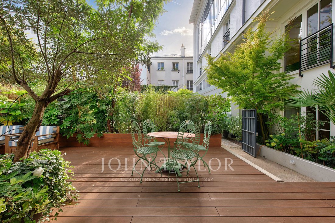 Apartment in Paris 18e Arrondissement, Paris, France 1 - 18863871